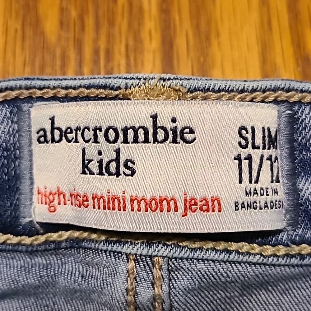 Abercrombie kids High Rise Mini Mom Jeans - Girls 11/12 - Picture 4 of 9